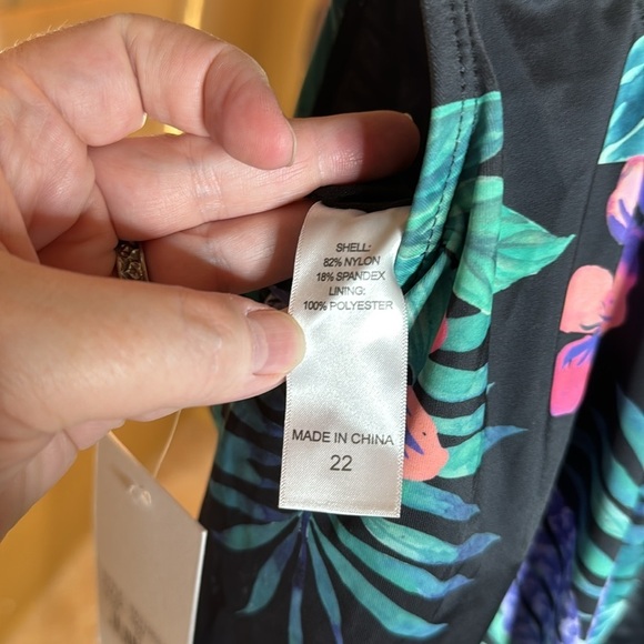 NWT FULLFITALL Plus Size Tankini Top Printed Bathing Suit (No Bottom) Size 22 - Picture 12 of 13